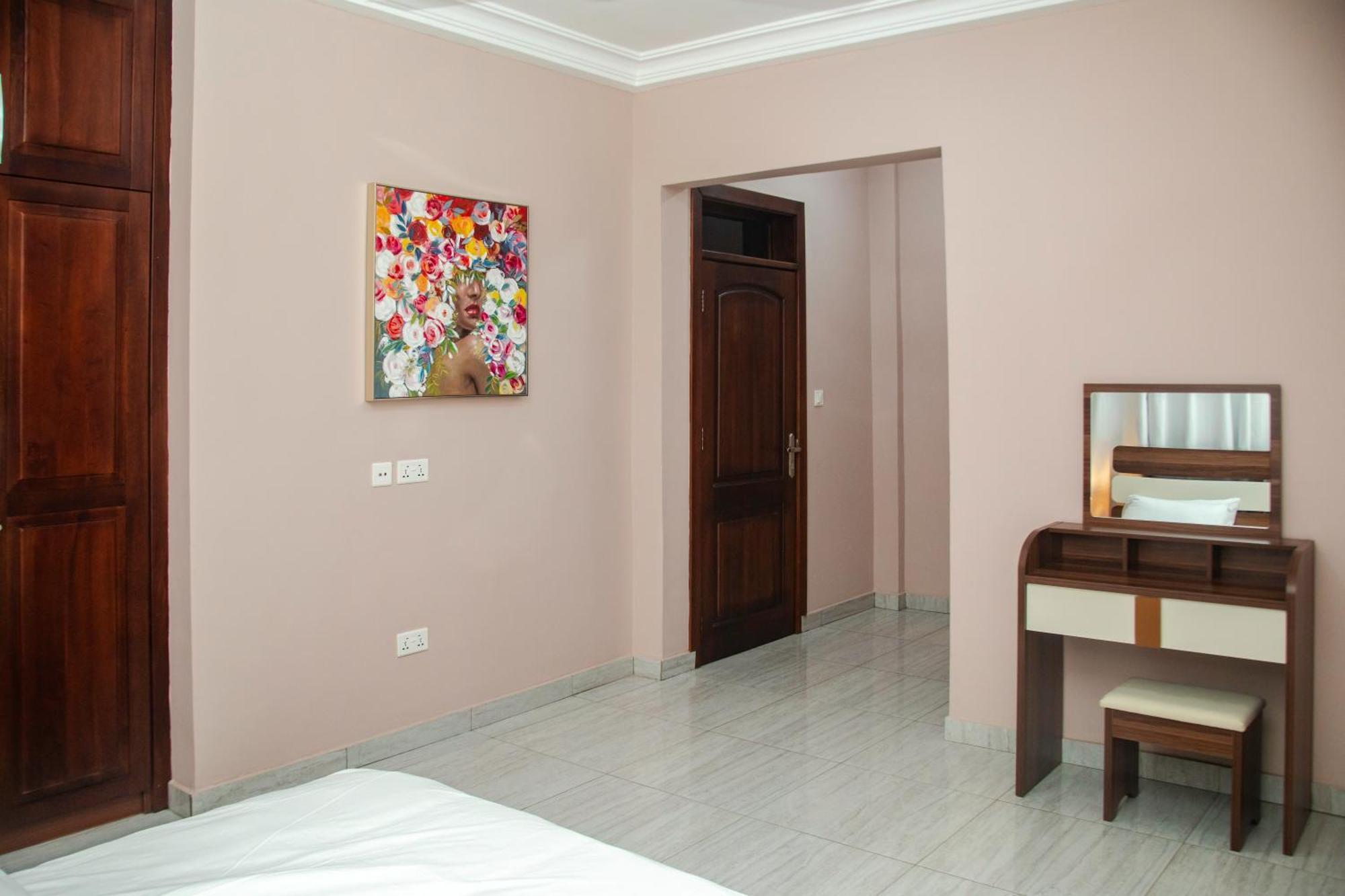 Maat Luxury Homes Accra Exterior photo